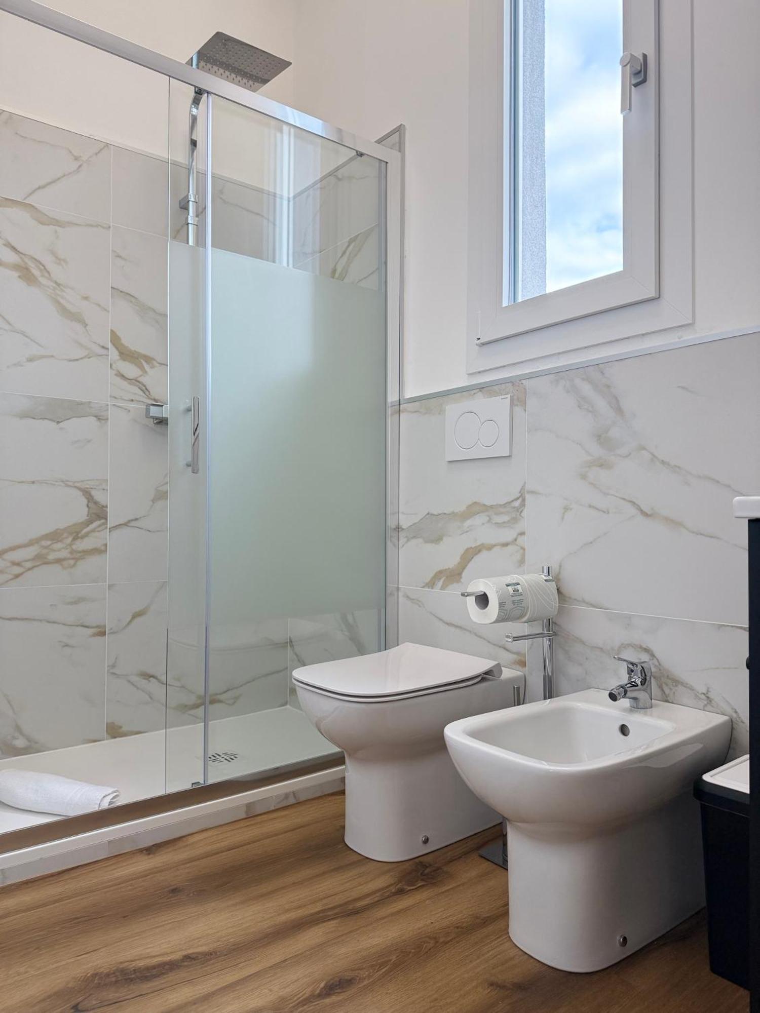 Infinity House - Eleganza Moderna Tra Treviso E Venezia Hotell Casièr Exteriör bild