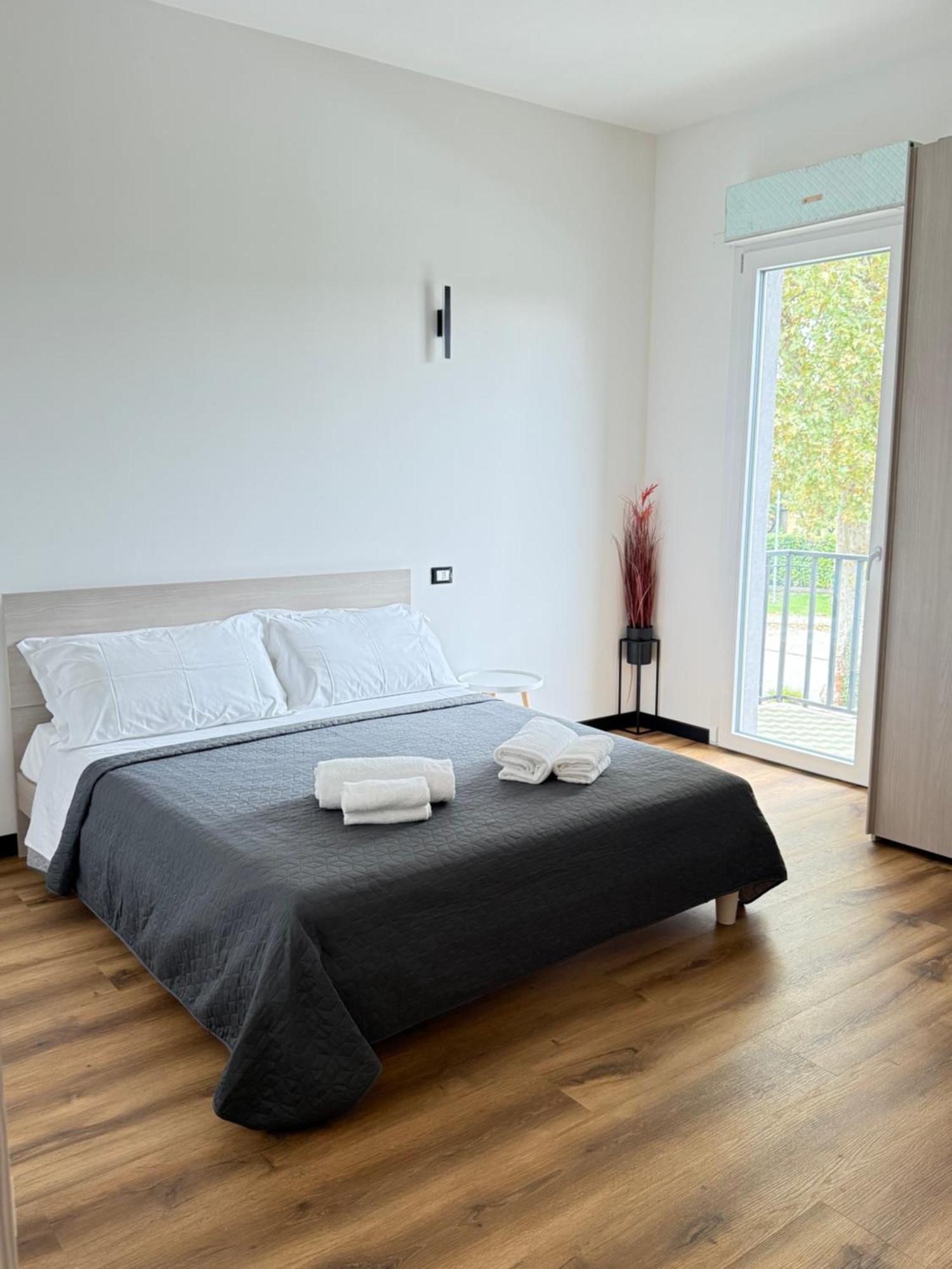 Infinity House - Eleganza Moderna Tra Treviso E Venezia Hotell Casièr Exteriör bild